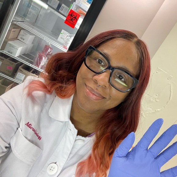 Meet your Posher, Jennifer - Picture 3 of 4